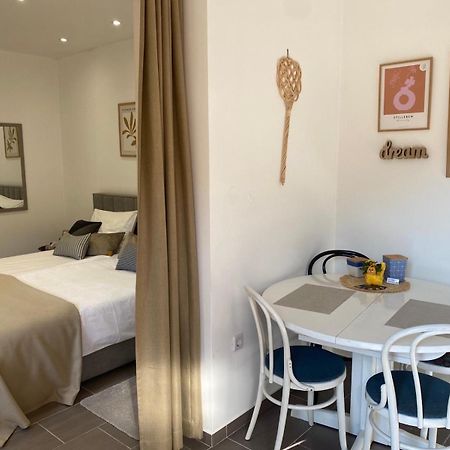 Rupa Studio Apartment Lu מראה חיצוני תמונה