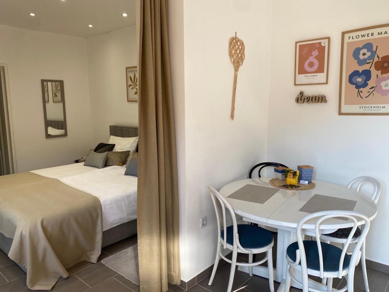 Rupa Studio Apartment Lu מראה חיצוני תמונה